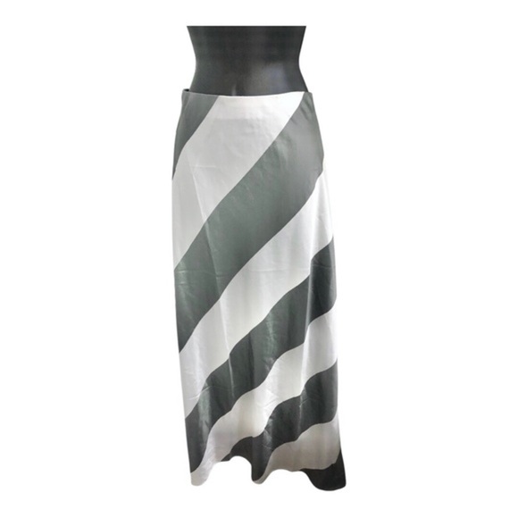 Silver gray white diagonal striped colorblock satin effect maxi skirt size large - Picture 4 of 10